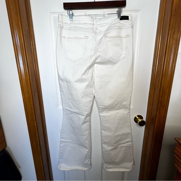 Natural Reflections Ultra Stretch White Boot Cut Jeans - Picture 9 of 11